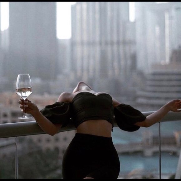 Meet your Posher, Camille - Picture 1 of 1